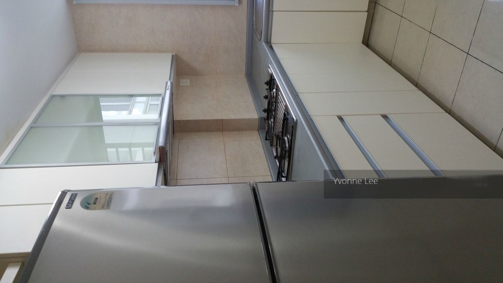 The Lakeshore (D22), Condominium #121114012